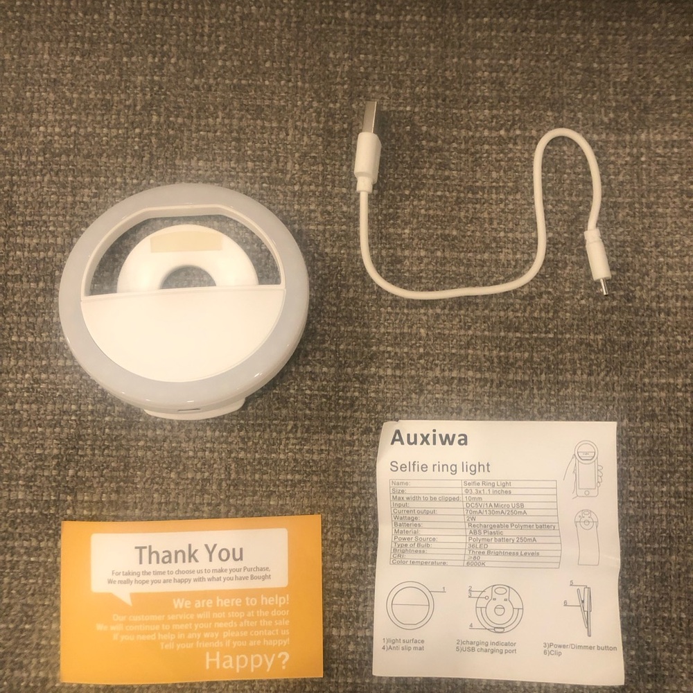 ๐3/$19๐ Mini Clip-On Ring Light - Picture 2 of 3